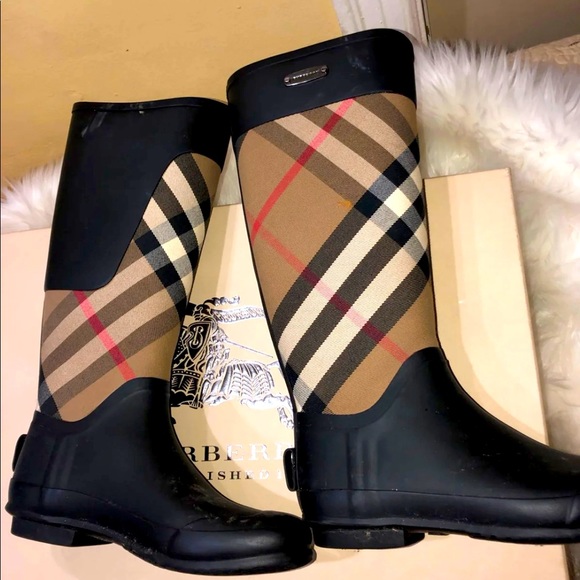 Burberry boots